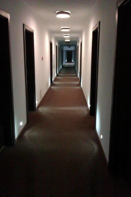 Hotel Platinum ฮรูบิเอสชู ภายนอก รูปภาพ