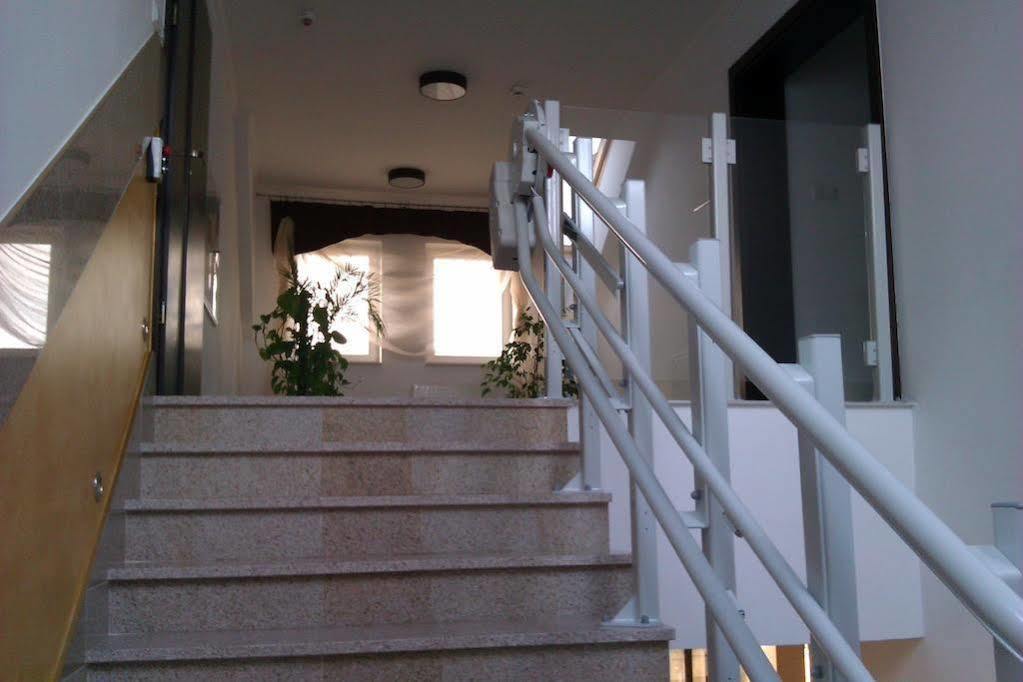 Hotel Platinum ฮรูบิเอสชู ภายนอก รูปภาพ