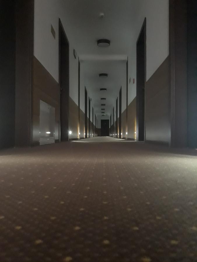 Hotel Platinum ฮรูบิเอสชู ภายนอก รูปภาพ