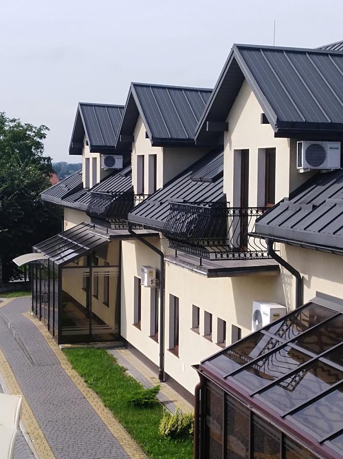 Hotel Platinum ฮรูบิเอสชู ภายนอก รูปภาพ